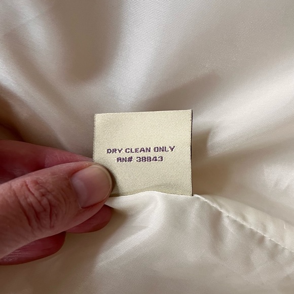 Classy Cream Wool Coat Size Medium - Picture 8 of 8